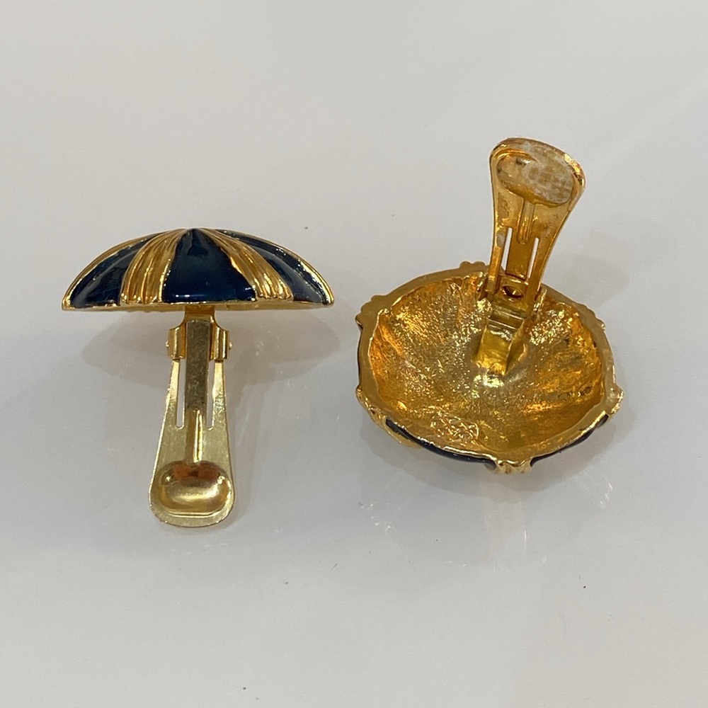 Vintage BLANCA Signed Enamel Dome Couture Earrings ~ Clip-on - Picture 3 of 5